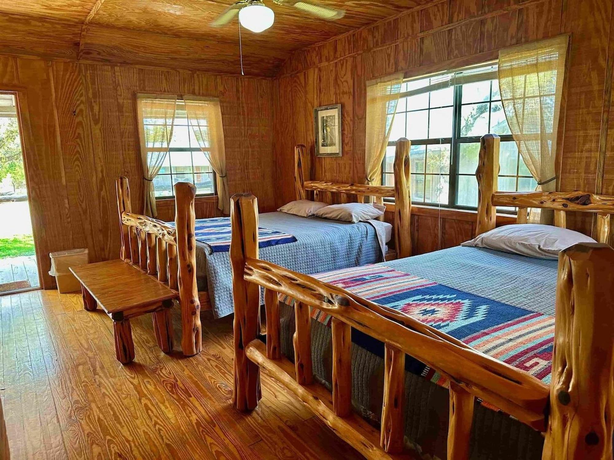 Crc Ranch Retreat Hotel Bandera megye Szoba fotó